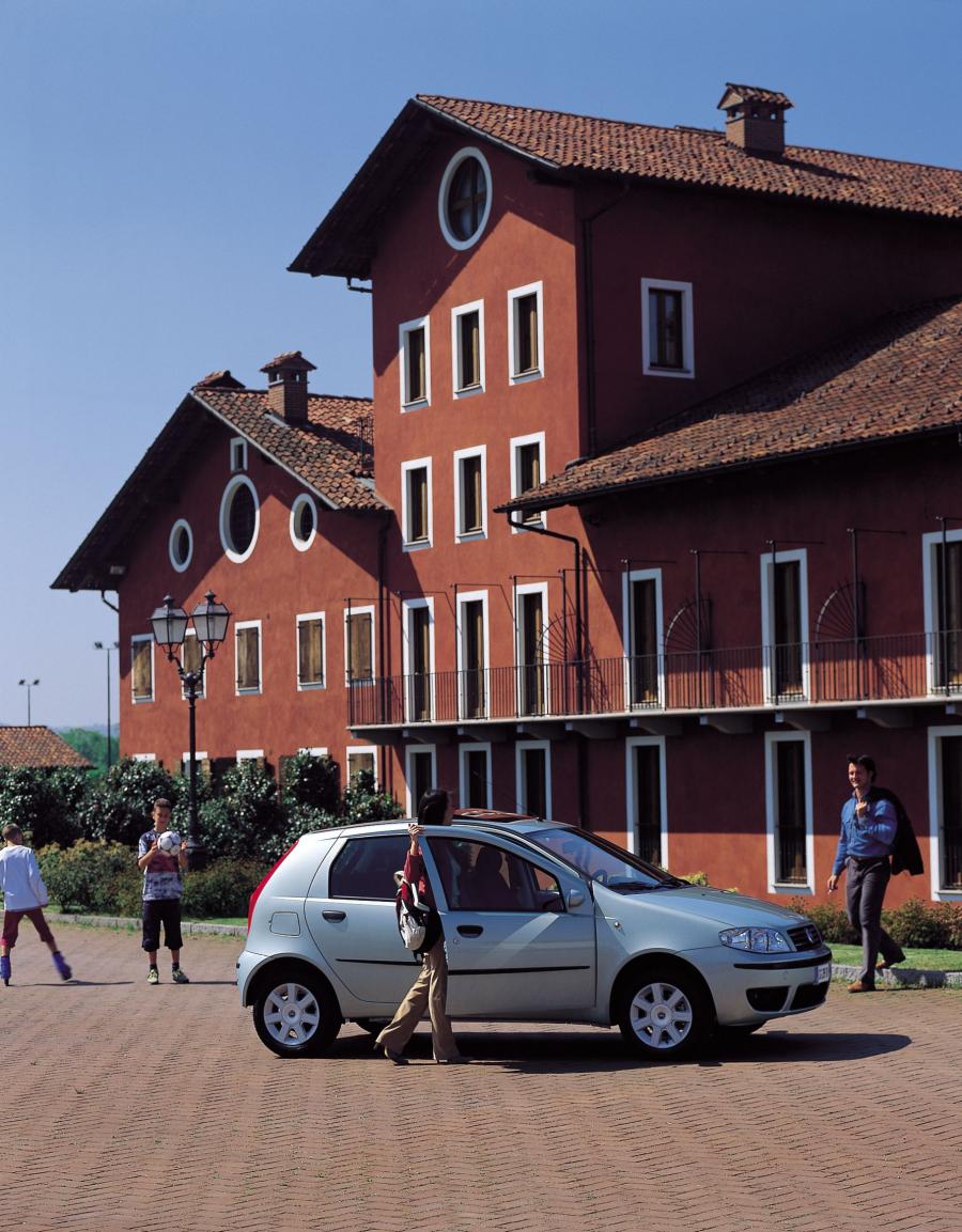  Fiat Punto 5-Door (188) 2003 года  (фото 19 из 36)